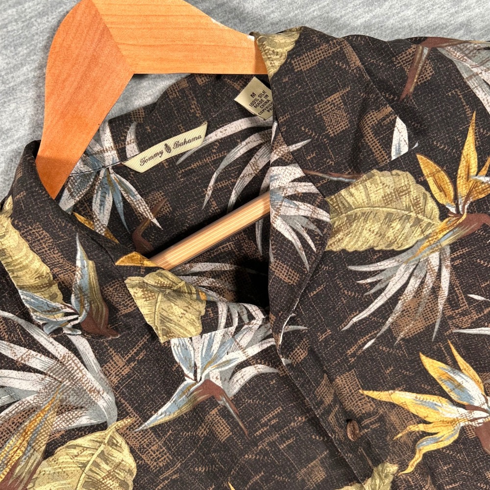 Tommy Bahama Shirt Mens Medium Brown Silk Floral Bird of Paradise Hawaiian Aloha
